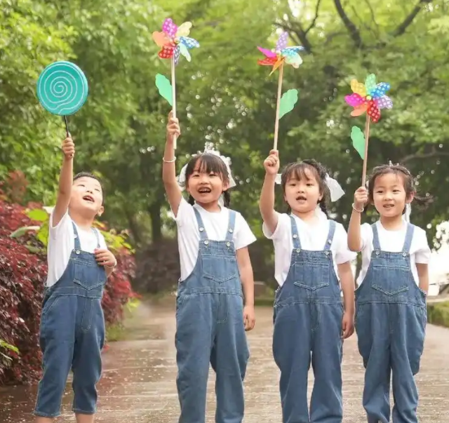教师先行课程浸润家园校协同构建起三位一体的幼小联接机制