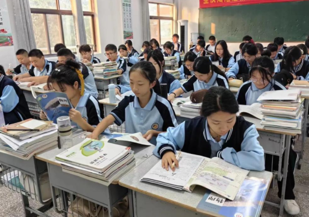 <b>校园全掩盖双减作业学生获得感显着增强更高质量的方向跨进</b>