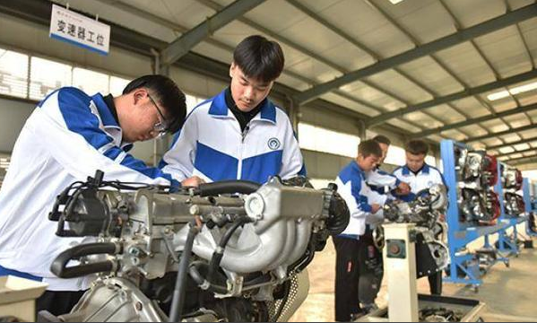 <b>职业教育应加速融入和服务立异驱动战略在推进科技效果转化</b>