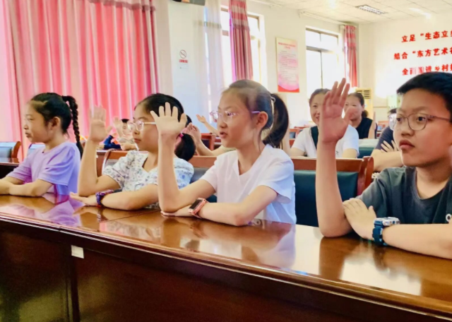 家长应供认教育的有限性也承受自身的有限性放下全知全能的重