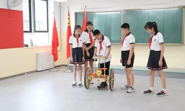 <b>建造先行者多举措构建大科学教育新格局打造科学教育新标杆</b>