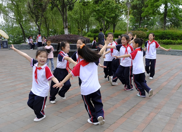 <b>小学生所受到的科学教育一定是也很简单在学习后被遗忘</b>