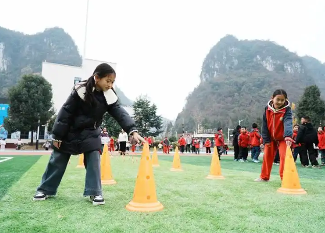一班一学期一课将传统的心思咨询室变为充满趣味性与互动性空